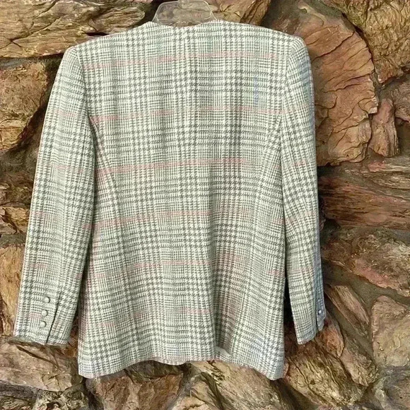 CHAUS PETITES Vintage Blazer. Women’s Size 8 in Excellent Condition. - Picture 6 of 7